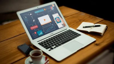 computer-showing-an-online-video-distribution-guide